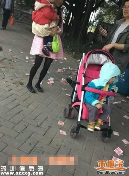 深圳(www.hnyueyi.com.cn)公交站男子撒萬(wàn)元現(xiàn)金離開(kāi) 路人拾錢(qián)后交警察