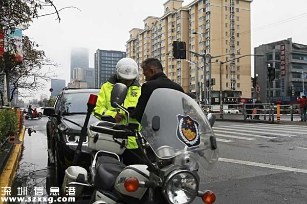 上海警用摩托車裝行車記錄儀 實(shí)時(shí)取證還能回放