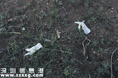 山西朔州市毛皂村抓捕現(xiàn)場，疑似警方遺留的白色膠皮手套。