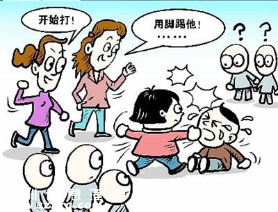 教育兒子被認(rèn)虐童　招來警察趕到現(xiàn)場(chǎng)帶回派出所接受調(diào)查