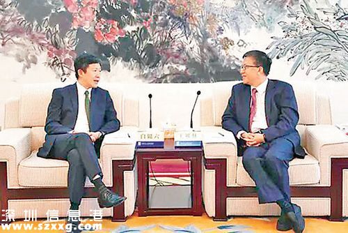 白韞六（左）與王雁林相談甚歡。來(lái)源