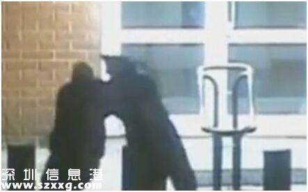 俄警察暴打美國特工 美俄雙方對(duì)打架原因各執(zhí)一詞