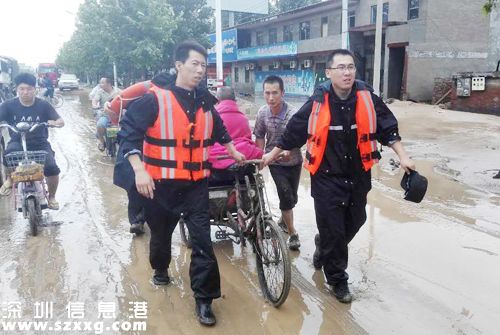 河北邢臺遭洪災 降水量已經(jīng)達到300余毫升現(xiàn)已致9人死亡