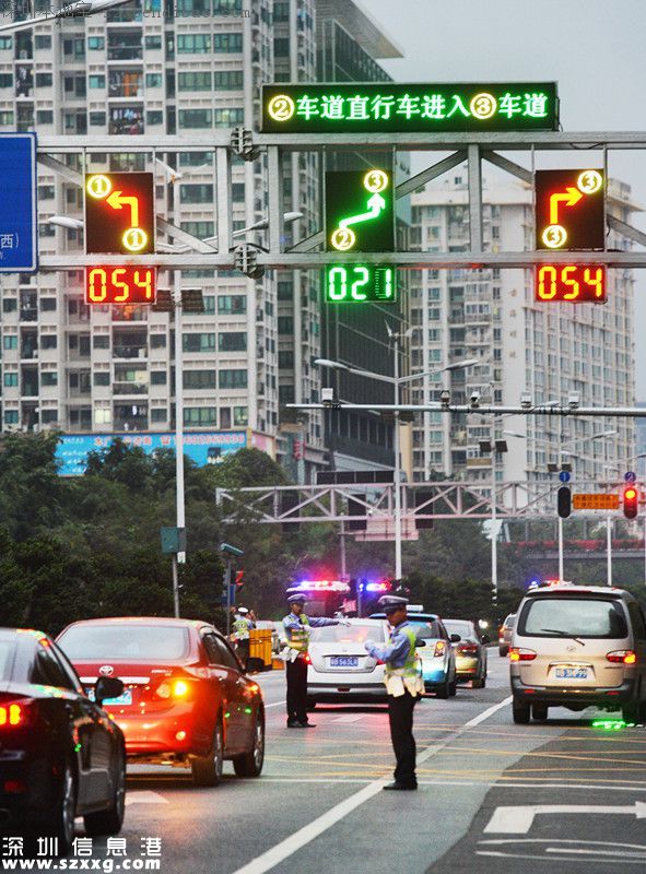 深圳2路口將啟用排陣式通行 車主如何通行？