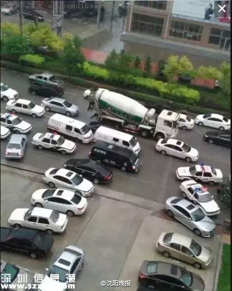 遼寧運(yùn)鈔車3500萬現(xiàn)金被劫 劫犯為運(yùn)鈔車司機(jī)(圖)