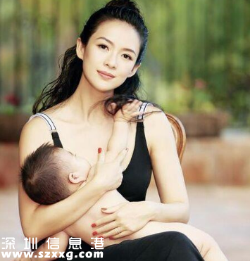 章子怡帶娃工作
