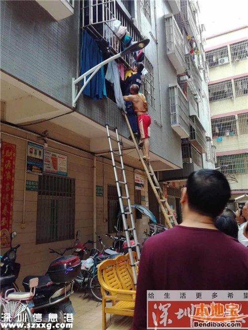 危急時(shí)刻！深圳2歲男童脖子被卡防護(hù)欄