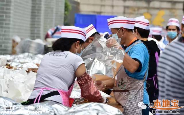 世界黃氏宗親聚集深圳下沙村 萬人吃大盆菜