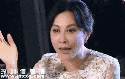 劉嘉玲攬老公合影 梁朝偉為什么露出這個(gè)表情？（組圖）