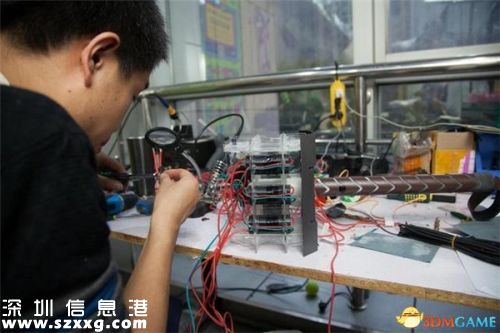 理工男自制雷神錘 揭秘：雷神錘子是用什么材料制造的？