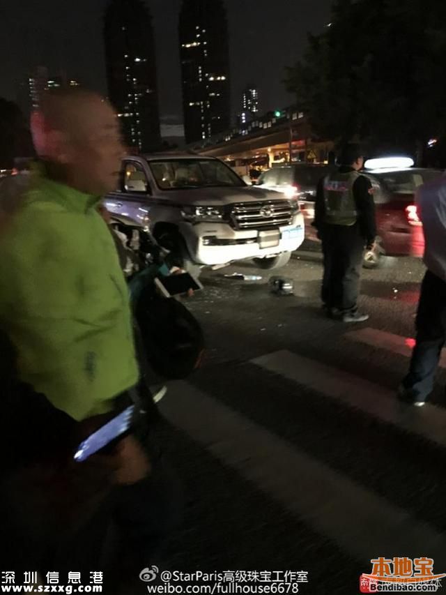 <a href=http://www.hnyueyi.com.cn/shenzhen/ target=_blank class=infotextkey>深圳</a>公交車失控沖向人群 致1人死亡4車受損