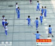 學(xué)生裝招標(biāo)保護(hù)本地企業(yè) 深圳市教育局承諾糾正