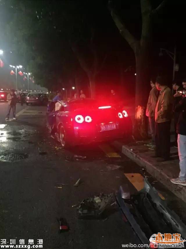 深圳百萬跑車撞成廢鐵 司機(jī)回家睡覺