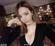 網(wǎng)紅邢曉瑤妝前妝后對(duì)比差別大 邋遢宅女變性感尤物