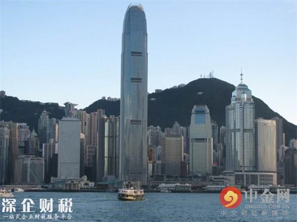 空姐拒掛中文名牌 空姐拒掛中文名牌
