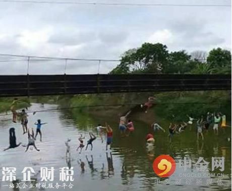 吊橋斷裂多人墜河 吊橋斷裂多人墜河