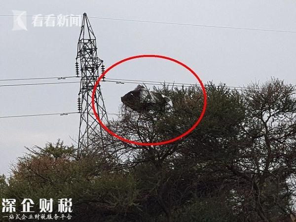 運(yùn)鈔車被劫匪炸開 將運(yùn)鈔員拽下車后才按下起爆器