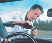 買二手車豪華車，新手買車看里程表，高手卻看車玻璃！